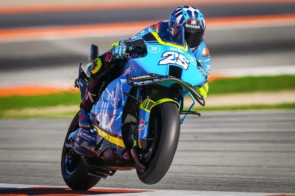 FOR HEADERS25 aprilia 1 2 leads valencia test as v4 yamaha new honda begin 2026 work